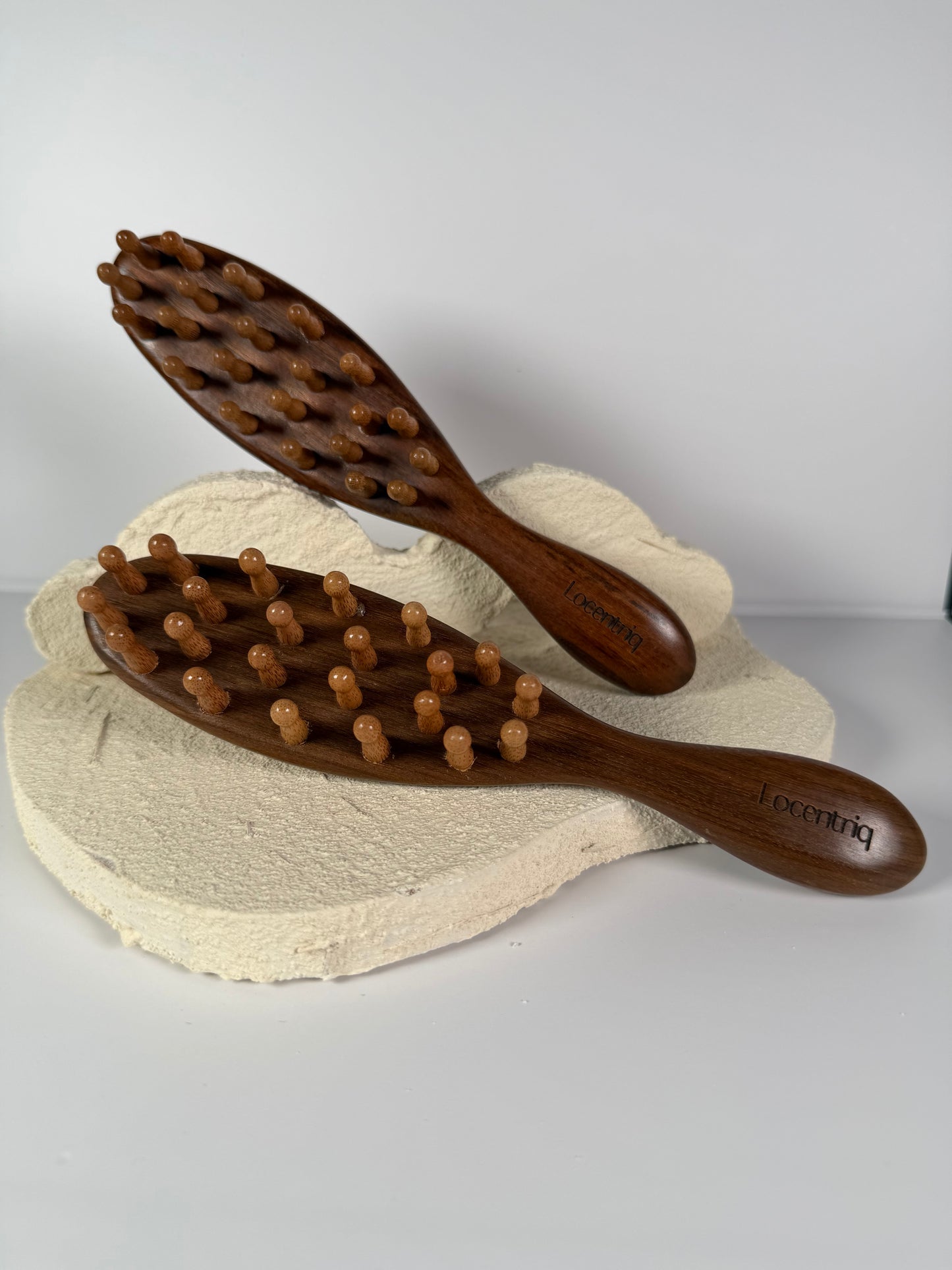 Locentriq Root-Ease Comb